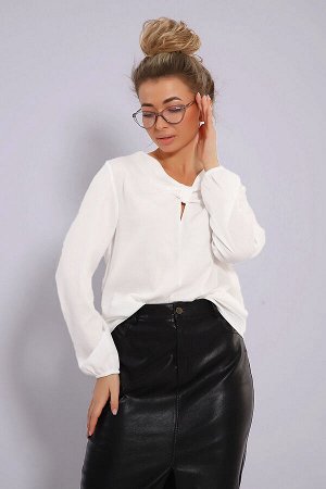 Блузка Варианты расцветки: молочный, персиковый, розовый, светло-сиреневый
Ткань: креп, Состав: 100% ПЭ
Важная и незаменимая часть гардероба деловой женщины - офисная блузка из тонкого крепа. Ткань пр