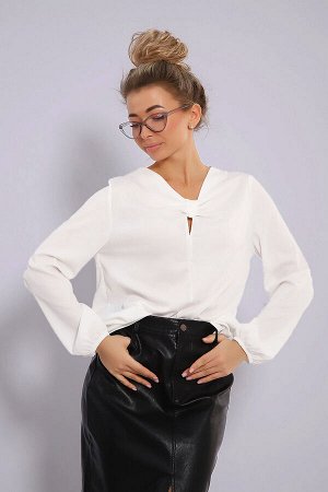 Блузка Варианты расцветки: молочный, персиковый, розовый, светло-сиреневый
Ткань: креп, Состав: 100% ПЭ
Важная и незаменимая часть гардероба деловой женщины - офисная блузка из тонкого крепа. Ткань пр