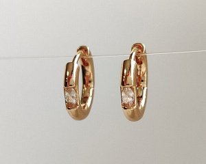Серьги Вставка: Циркон
Материал изделия: ювелирный сплав
Размер: 1 см
Вид(модель) сережек: Кольца

Красивые серьги с благородными цирконами изготовлены из специального гипоаллергенного ювелирного сп