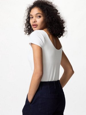 UNIQLO AIRism - хлопковая футболка с чашечками и полуоткрытой спиной - 00 WHITE