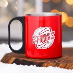 Сервировка стола: чайники и кружки