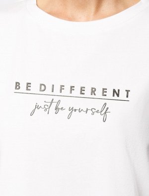 Футболка свободного кроя с авторским принтом белый_be different