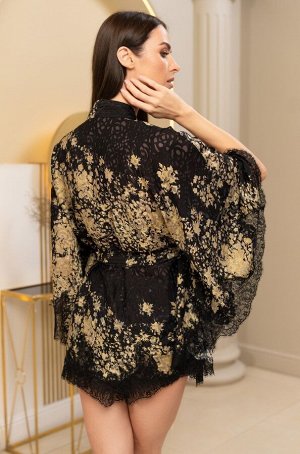 Пижама Комплект-тройка Mia-Amore состоит из кроп-топа, шорт, короткого халата, выполнен из вискозно-шёлкового полотна деворе. Лиф топа и низ шорт украшены чёрным ажурным кружевом. Эффектные рукава «ле