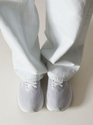 Женские кроссовки