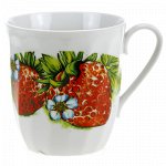 Кружка фарфоровая &quot;Клубника&quot; 350мл, д9см, h10см, форма &quot;Витая&quot; (Россия)