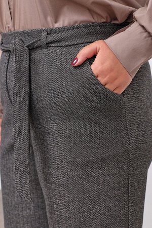 Брюки-5544 Цвет: Серый
Фасон: Брюки
Модель брюк: Классика, Прямые
Материал: Креп
Параметры модели: Рост 173 см, Размер 54

Брюки классика с поясом с рисунком "елочка" серые
Оригинальные брюки  прямо
