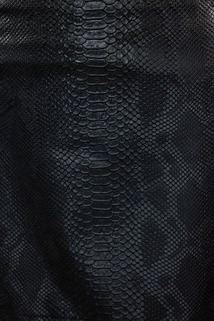 Мини-юбка из ткани из искусственной кожи черного крокодила