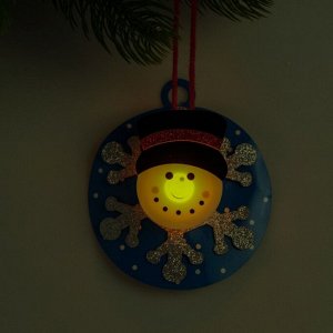 Набор для создания новогодней подвески со светом «Снеговик на шаре»