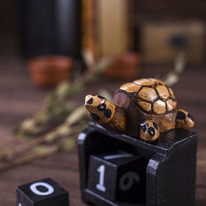 Вечный календарь настольный «Черепашка», 6.5x7x9 см, дерево