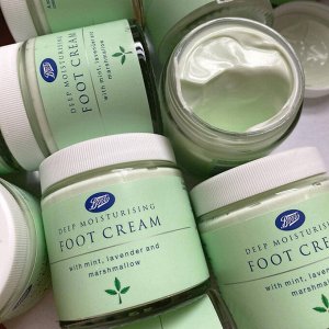 BOOTS FOOTCARE Boots Footcare Глубоко увлажняющий крем для ног 100 мл.