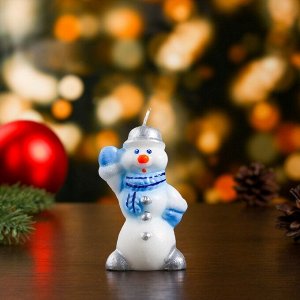 Свеча "Снеговик в голубом шарфе"