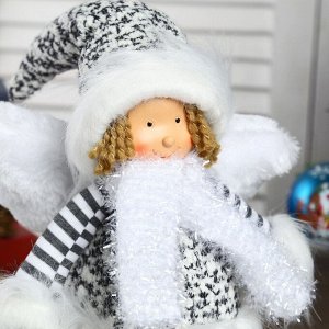 Кукла интерьерная "Ангел-девочка в чёрно-белой шубке стоит" 37 см