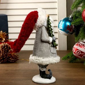 Сувенир полистоун "Дед Мороз в шубе с мехом, красном колпаке и ёлочкой" 27,5х12х12 см