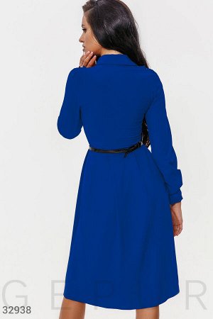 Платье темно-синего цвета