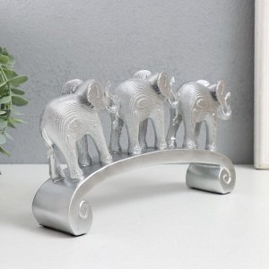 Фигурка полистоун «Три серебристых слона на дуге, слои», 26x5.5x13 см