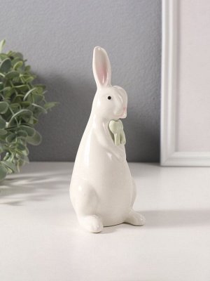 Фигурка керамика «Белый кролик с зелёным бантиком», 6x6.5x16.5 см