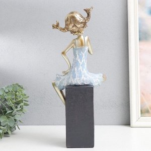 Фигурка полистоун «Девочка на кубе, с косичками», золото с голубым, 16x12x37 см