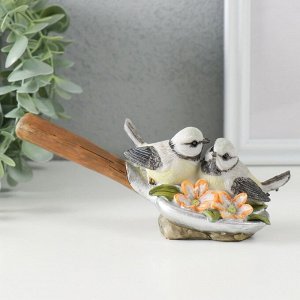 Фигурка полистоун «Синички на лопате, с цветами», 17x5.5x7 см