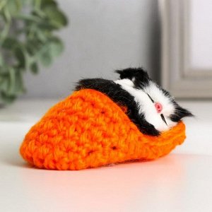 Фигурка-пушистик «Кот в тапочке», МИКС