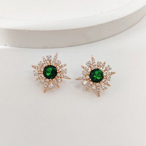 Серьги Вставка: Циркон
Материал изделия: ювелирный сплав
Размер: - 2 см
Вид(модель) сережек: Английский замочек

Красивые серьги  с благородными цирконами изготовлены из специального гипоаллергенног
