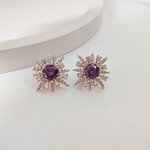 Серьги Вставка: Циркон
Материал изделия: ювелирный сплав
Размер: - 2 см
Вид(модель) сережек: Английский замочек

Красивые серьги  с благородными цирконами изготовлены из специального гипоаллергенног
