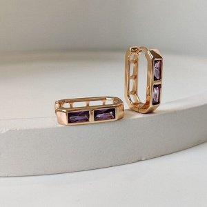 Серьги Вставка: Циркон
Материал изделия: ювелирный сплав
Размер: - 1.5 см
Вид(модель) сережек: Английский замочек

Красивые серьги  с благородными цирконами изготовлены из специального гипоаллергенн