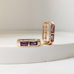 Серьги Вставка: Циркон
Материал изделия: ювелирный сплав
Размер: - 1.5 см
Вид(модель) сережек: Английский замочек

Красивые серьги  с благородными цирконами изготовлены из специального гипоаллергенн