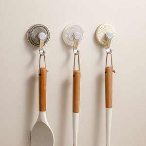 Крючок пластиковый