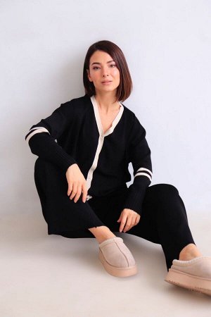 Костюм вязаный