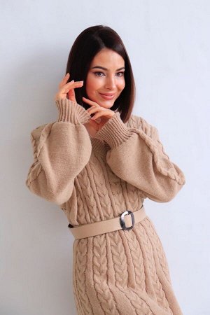 Платье вязаное бежевое
