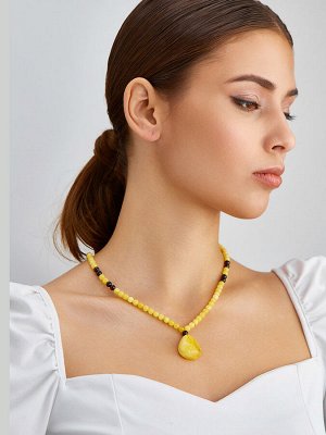 Колье из янтаря с цельным пейзажным кулоном «Лаура»