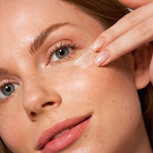 Крем-флюид для кожи вокруг глаз "Bifida Lysate" с лизатами и кофеином
