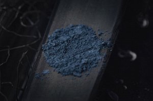 Мурена Рассыпчатые тени для век Sigil inspired Tammy Tanuka, тон «Мурена» локация Темный Замок

 
 Техническая информация: 
 
 Цвет: Сине-зеленый оттенок, немного дымный, но довольно яркий. Хорошо 