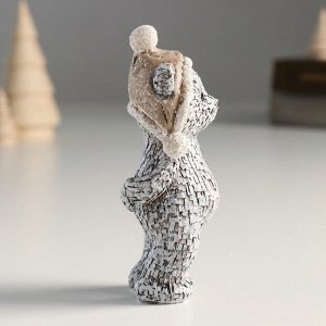 Фигурка полистоун «Мишка в шапке-ушанке, стоит», 4.5x4x10.5 см, серый, МИКС