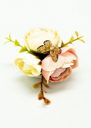 Афродита Восхитительная заколка на зажиме для маленьких модниц, выполнена из ткани, декорирована яркой, цветочной композицией с красивой бабочкой. Диаметр 7 см.