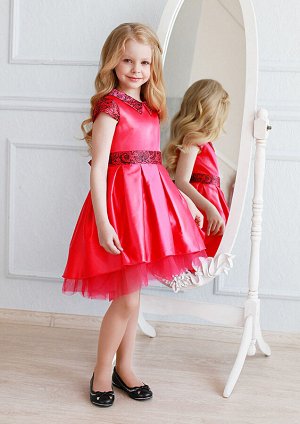 Элизабет Красивое нарядное платье для маленьких принцесс. Модель выполнена из атласа с оригинальным принтом кружево, который, несомненно, оценит юная модница. Лиф с короткими рукавами и воротником, ши
