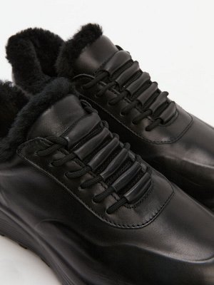 Женские кроссовки