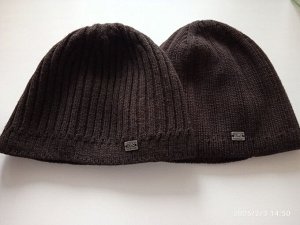 Вязаная шапка на флисе