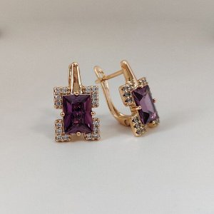 Серьги Вставка: Цирконы
Материал изделия: ювелирный сплав
Размер: - 1.5 см
Вид(модель) сережек: Английский замочек

Красивые серьги  с благородными цирконами изготовлены из специального гипоаллерген