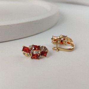 Серьги Вставка: Цирконы
Материал изделия: ювелирный сплав
Размер: - 1.7 см
Вид(модель) сережек: Английский замочек

Красивые серьги  с благородными цирконами изготовлены из специального гипоаллерген