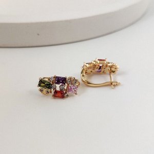 Серьги Вставка: Цирконы
Материал изделия: ювелирный сплав
Размер: - 1.7 см
Вид(модель) сережек: Английский замочек

Красивые серьги  с благородными цирконами изготовлены из специального гипоаллерген