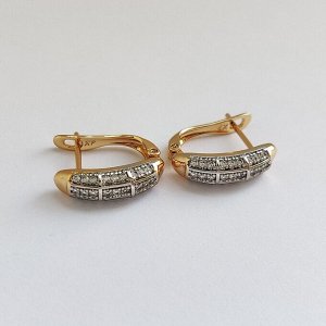 Серьги Вставка: Цирконы
Материал изделия: ювелирный сплав
Размер: - 1.5 см
Вид(модель) сережек: Английский замочек

Красивые серьги  с благородными цирконами изготовлены из специального гипоаллерген
