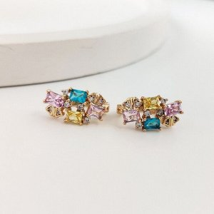 Серьги Вставка: Цирконы
Материал изделия: ювелирный сплав
Размер: - 1.7 см
Вид(модель) сережек: Английский замочек

Красивые серьги  с благородными цирконами изготовлены из специального гипоаллерген