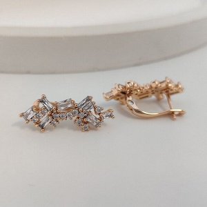 Серьги Вставка: Цирконы
Материал изделия: ювелирный сплав
Размер: - 2.5 см
Вид(модель) сережек: Английский замочек

Красивые серьги  с благородными цирконами изготовлены из специального гипоаллерген