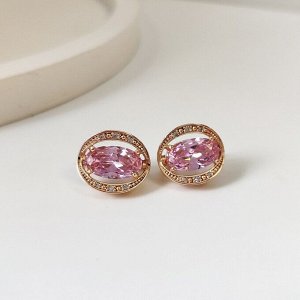 Серьги Вставка: Цирконы
Материал изделия: ювелирный сплав
Размер: - 1.5 см
Вид(модель) сережек: Английский замочек

Красивые серьги  с благородными цирконами изготовлены из специального гипоаллерген