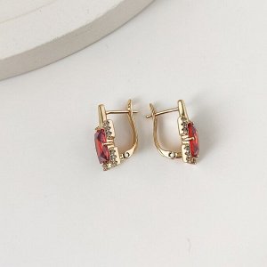 Серьги Вставка: Цирконы
Материал изделия: ювелирный сплав
Размер: - 1.5 см
Вид(модель) сережек: Английский замочек

Красивые серьги  с благородными цирконами изготовлены из специального гипоаллерген