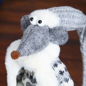 Кукла интерьерная "Серая мышка в серой юбочке и свитере с сердечком" 63х12х14 см