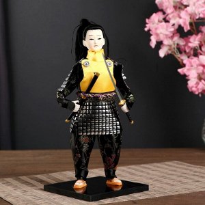 Кукла коллекционная "Китайский гвардеец в серебристых доспехах с мечом" 28х12,5х12,5 см
