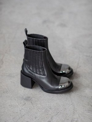 Полусапожки Laura Bellariva 9681P nappa/nero