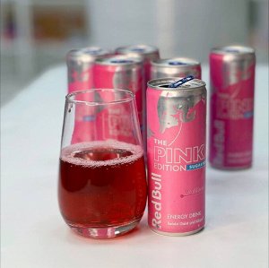 Red Bull Waldbeere The Pink Edition 250ml - Ред Булл розовый. Лесные ягоды. Без сахара